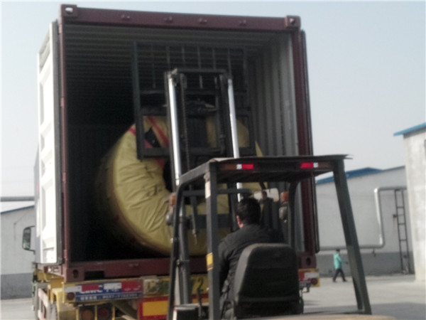 Погрузка контейнеров для клиентов портовых шин из Филиппин