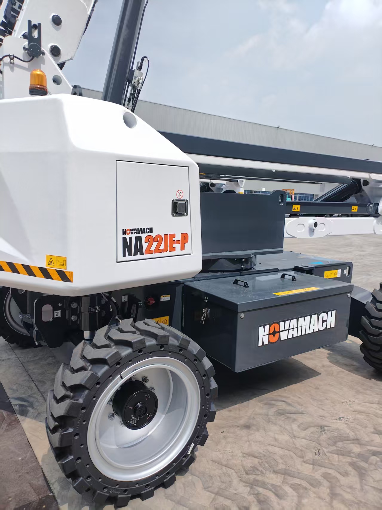 Цельнолитые шины OTR KELUCK TIRE успешно вышли на европейский рынок и получили признание в Бельгии